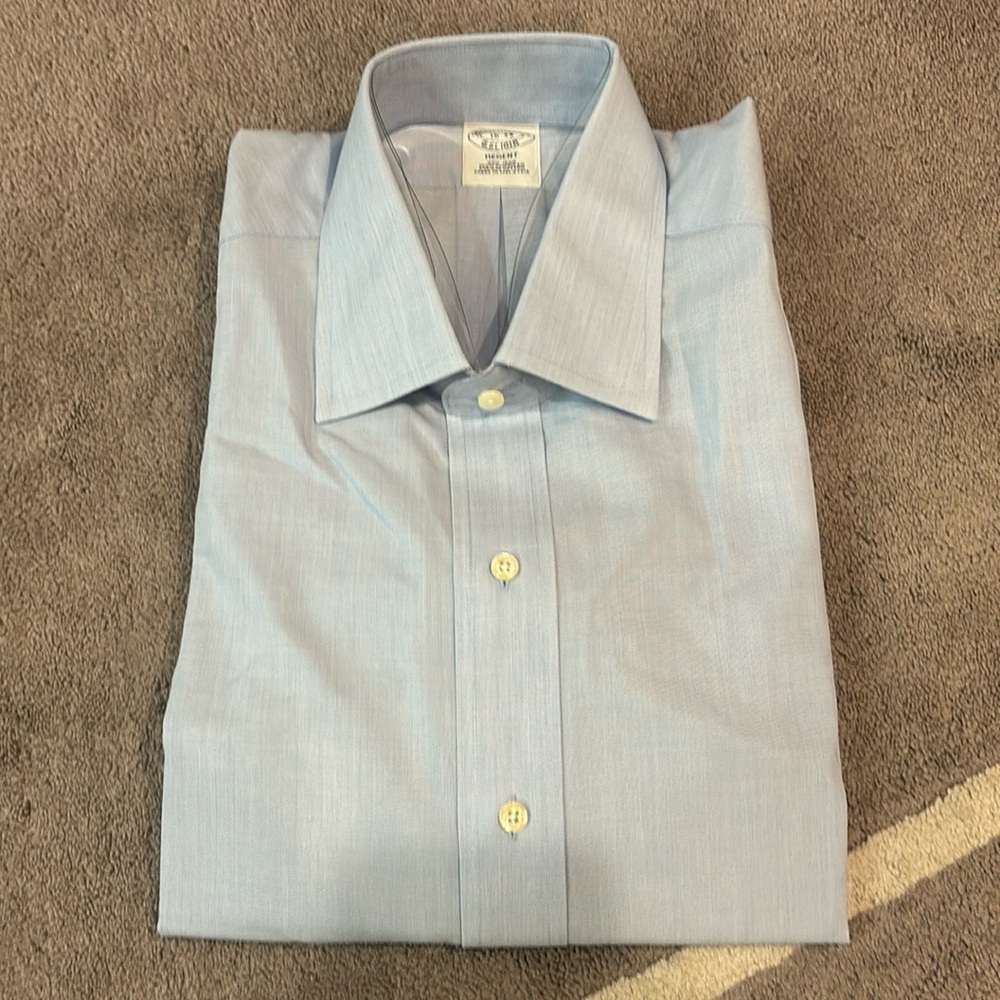 New with tags 16 x 33 Brooks Brothers Dress Shirt (Blue)
